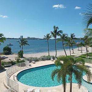 Just In Paradise Baie Nettlé